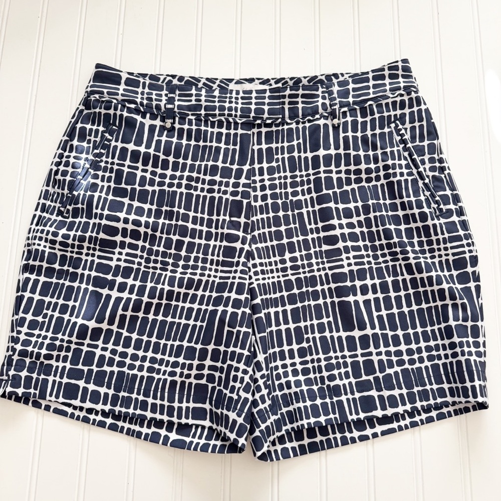 Lady Hagen Geo Print 7” Inseam Golf Shorts - Size 8